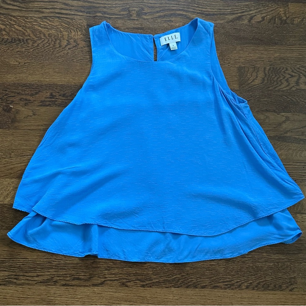 ELLE Women's Blue Sleeveless Top - Size Small